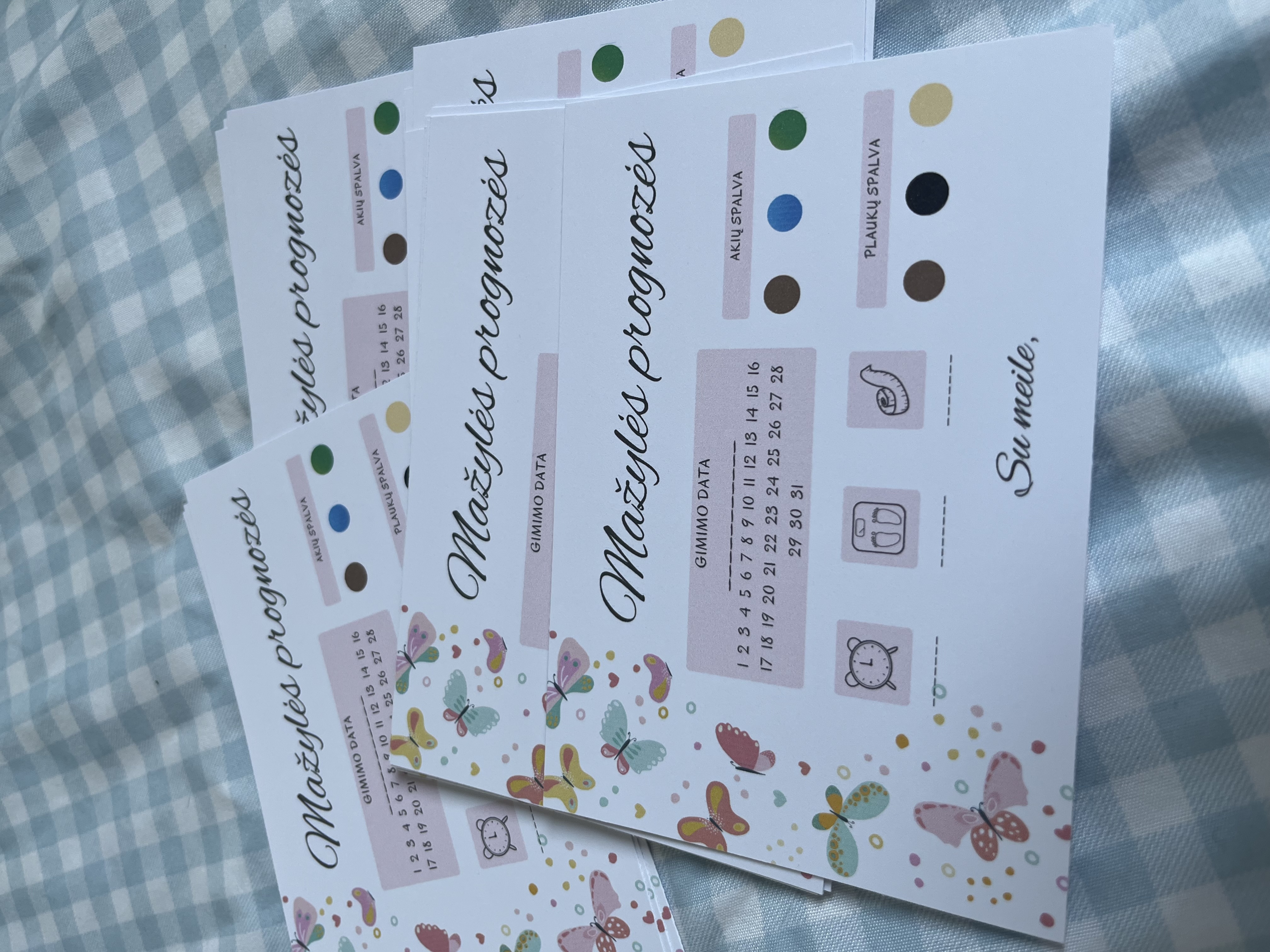 „Mažylės prognozės“ kortelių žaidimas (9,8  × 14,1 cm, vienpusė spauda, tvirtas popierius,rausvos spalvos) 10vnt