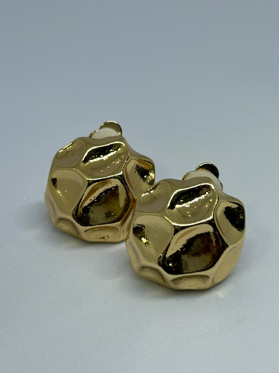 Brincos dourados geométricos