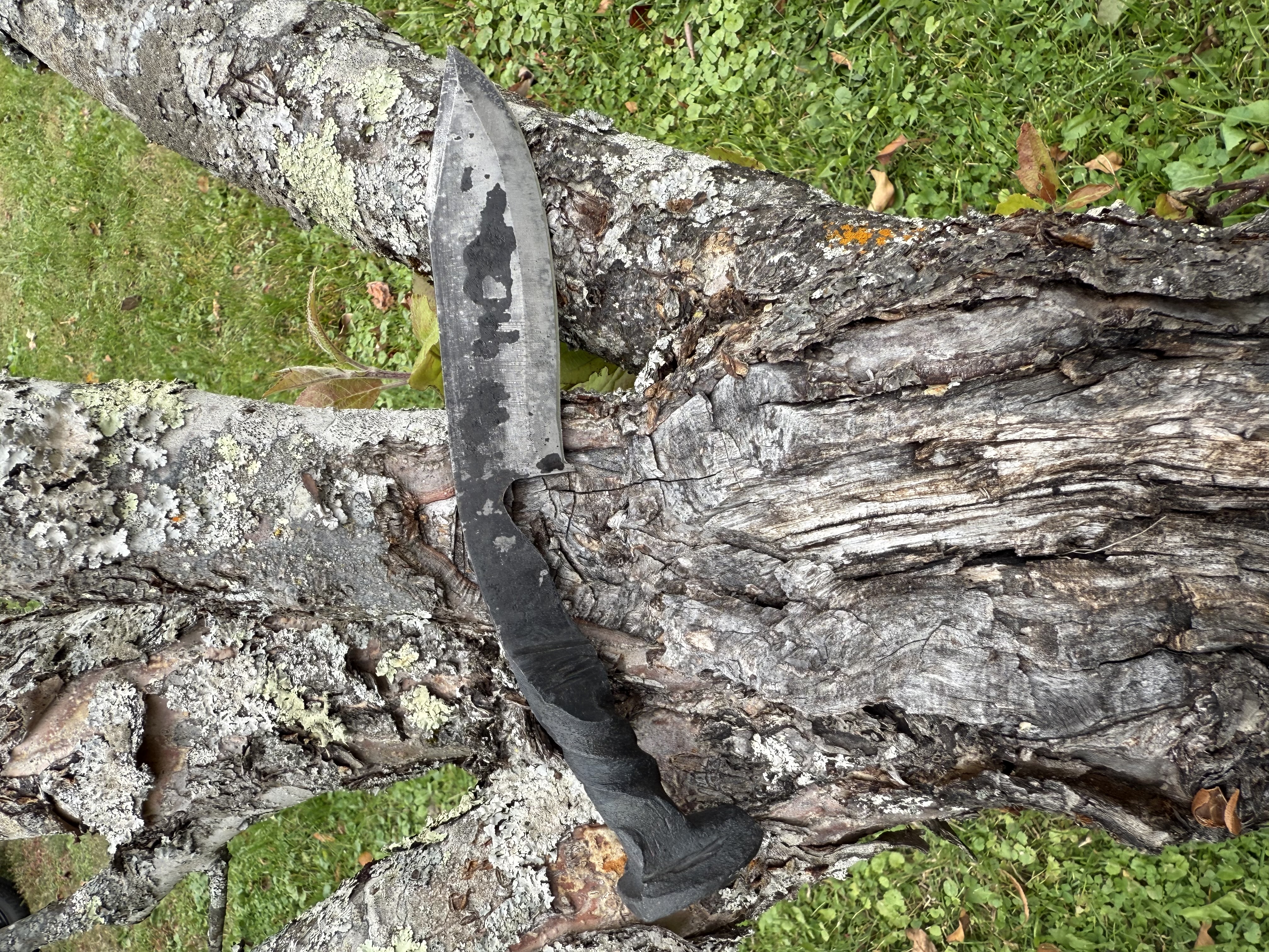 Hybrid Railroad Spike Blade with Handle Twist