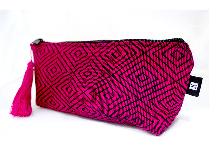 Cosmetiquera chica brocada.