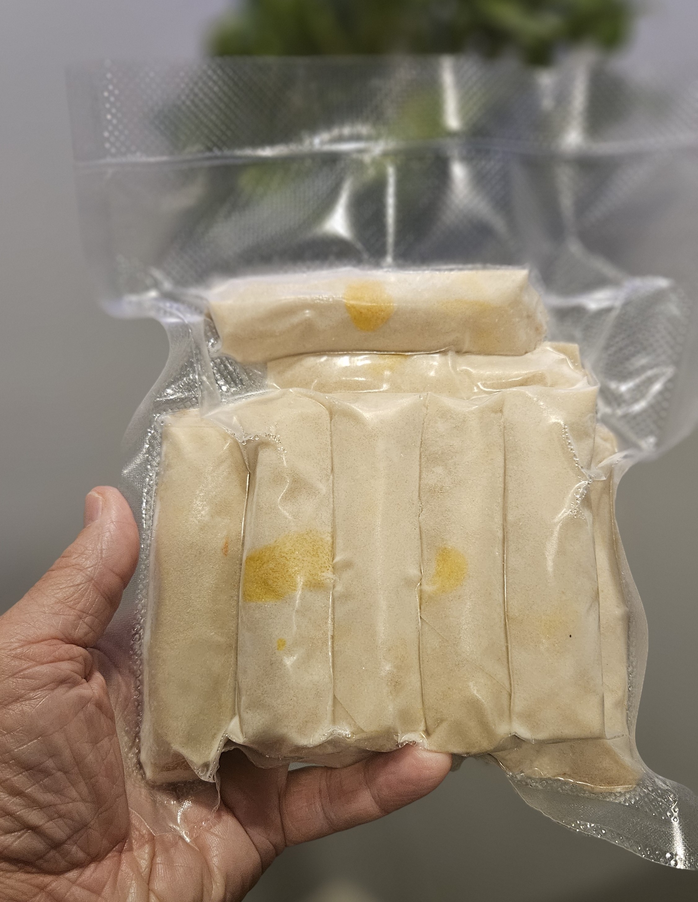 Vegetable Frozen Spring Rolls (12 per order)