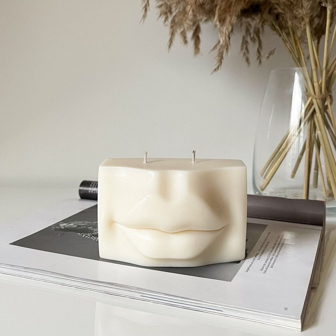 Sculptured Lips Candle