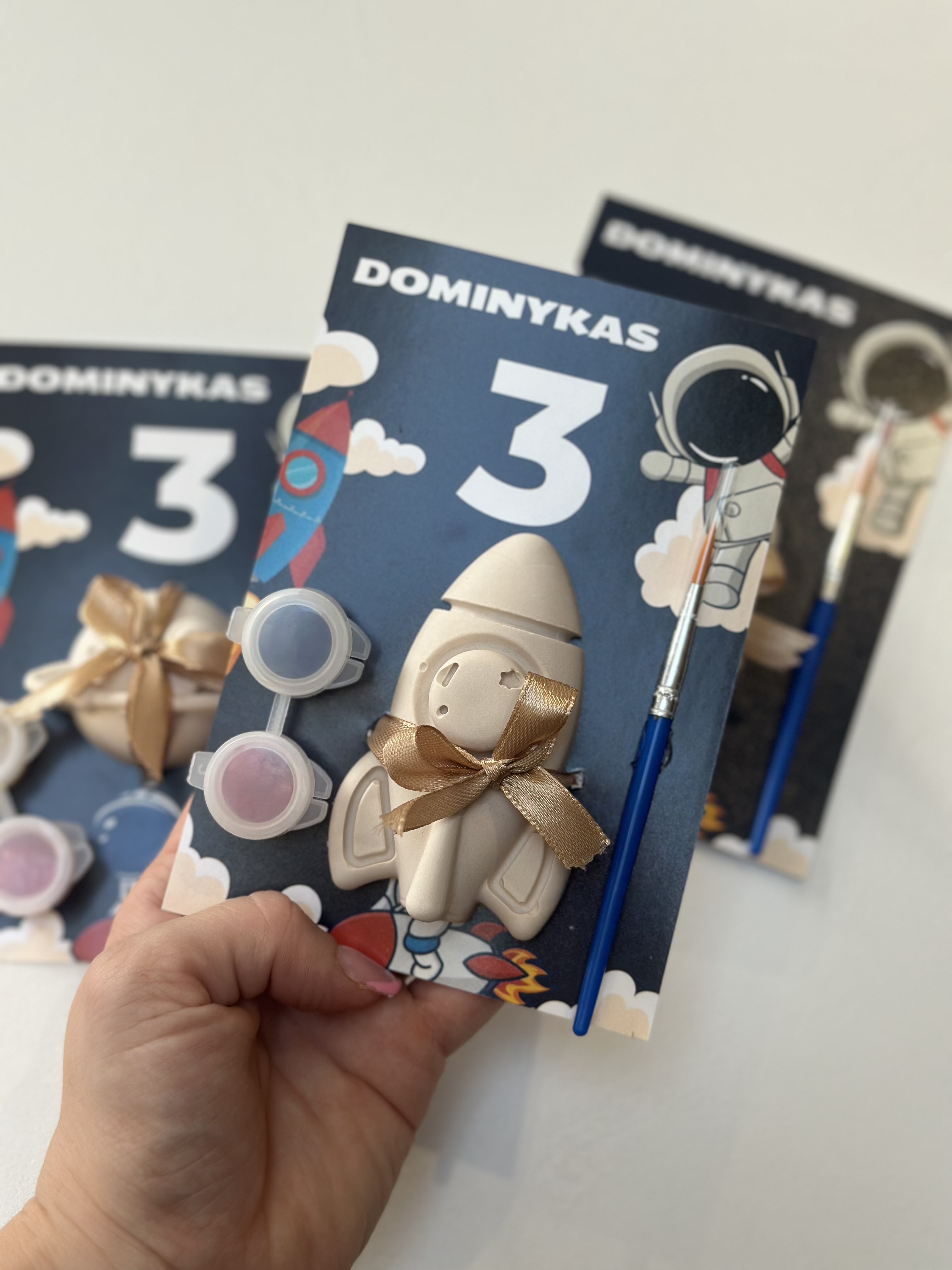 10 Personalized Space Themed Painting Kit