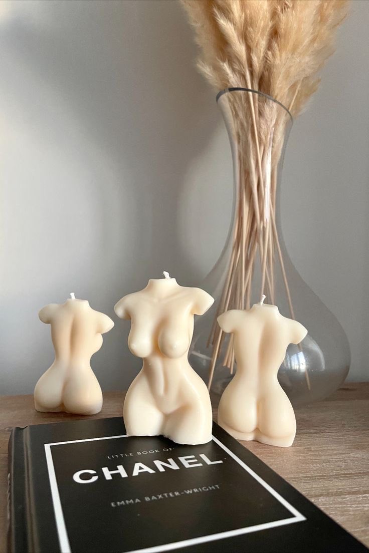 Female Curve Torso Candle