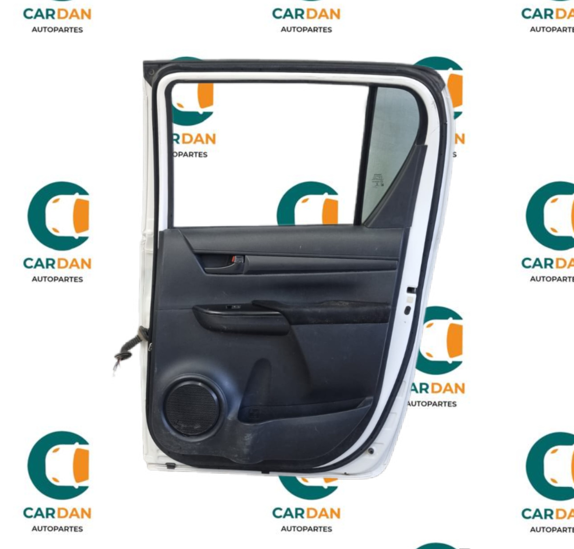 Puerta trasera izquierda de automóvil