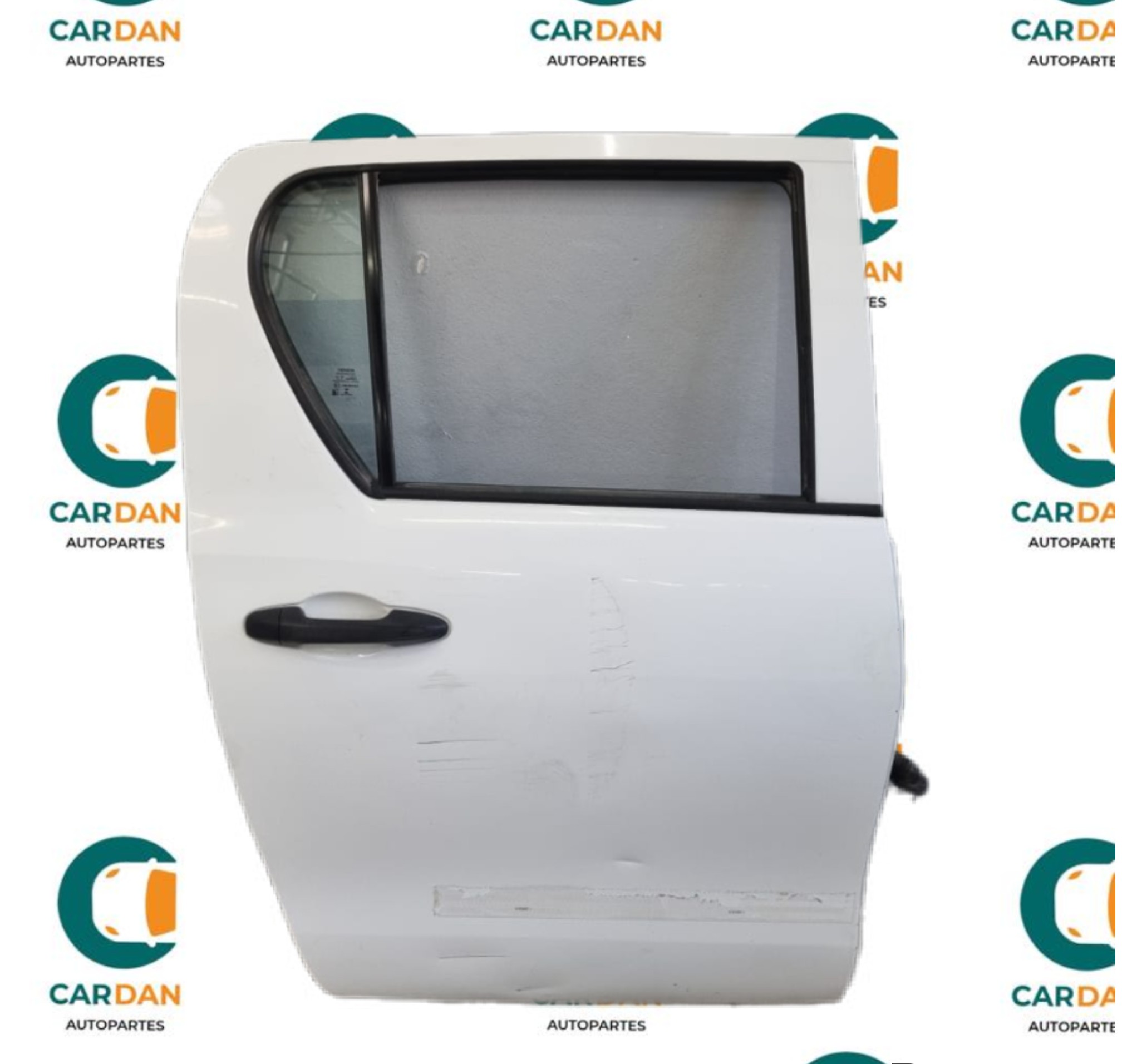 Puerta trasera izquierda de automóvil