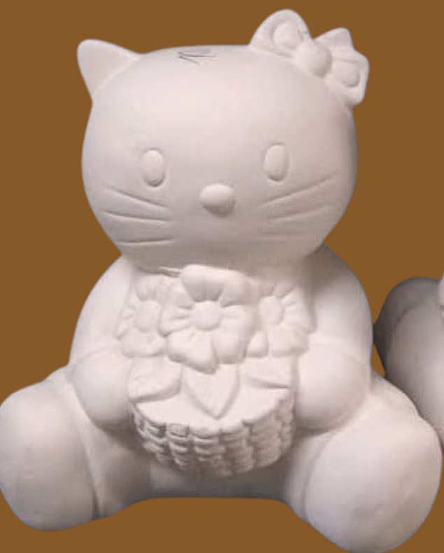 Hello Kitty sentada cesta