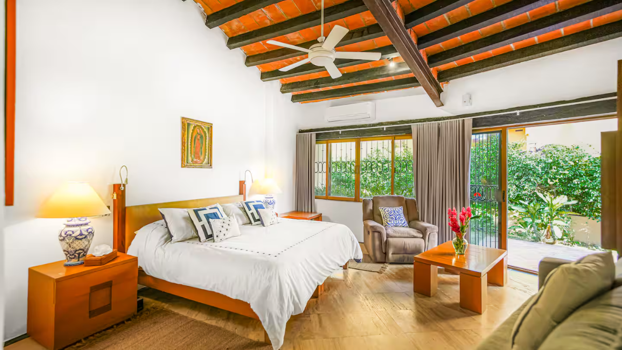 King Bed (shared room)