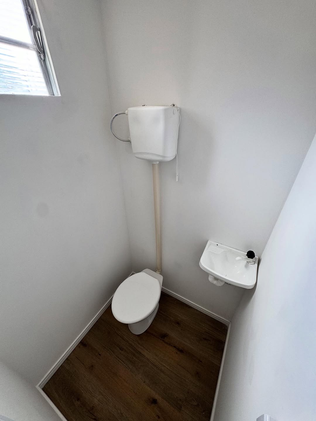 Compact Toilet Suite