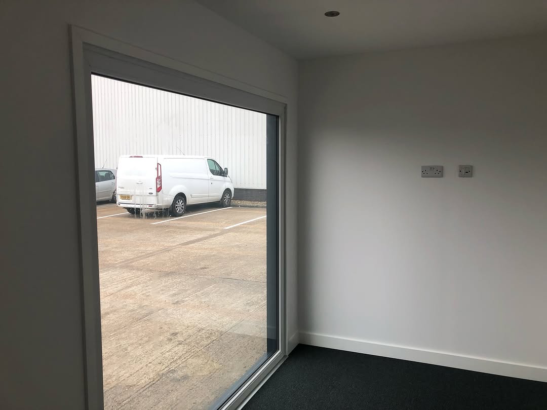 12/40ft Modern Container Office Unit