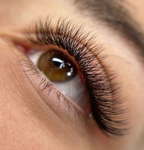 Eyelash Extensions Hybrid