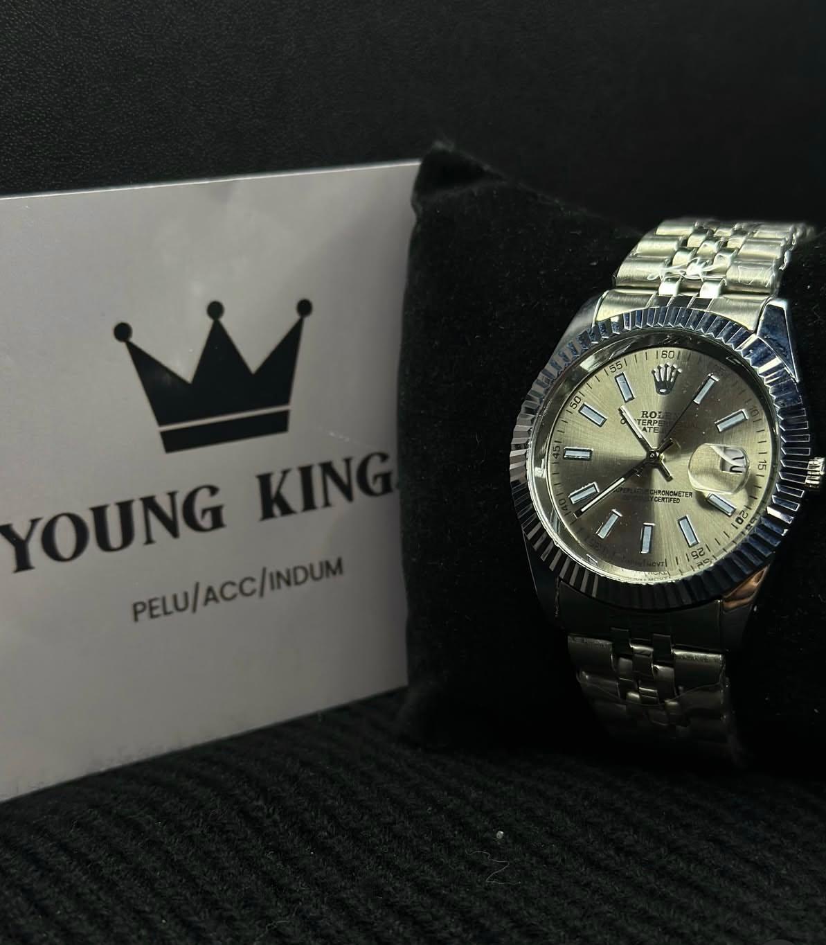 Reloj de pulsera plateado