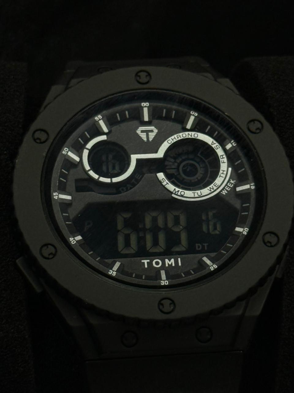 Reloj deportivo negro