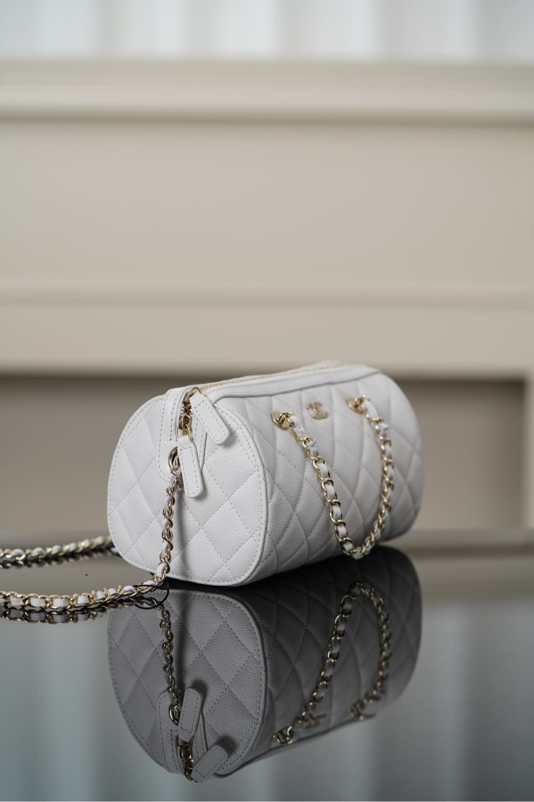 Elegant Chanel Bowling Bag 25P Quilted White Handbag