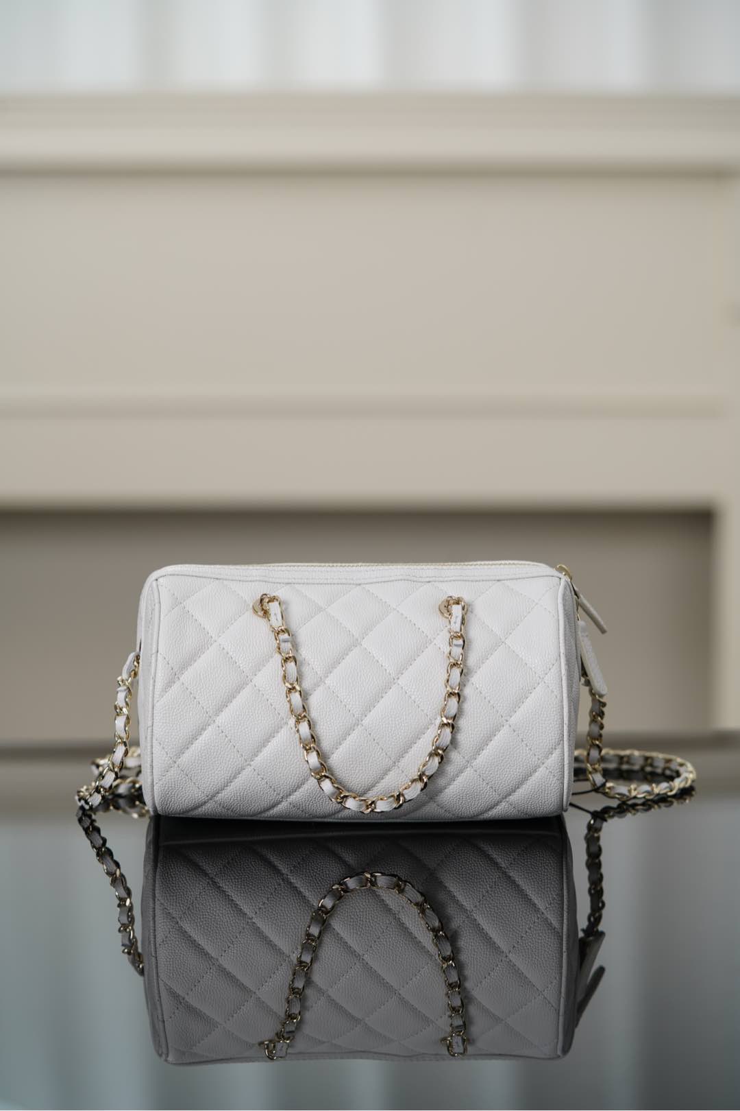 Elegant Chanel Bowling Bag 25P Quilted White Handbag