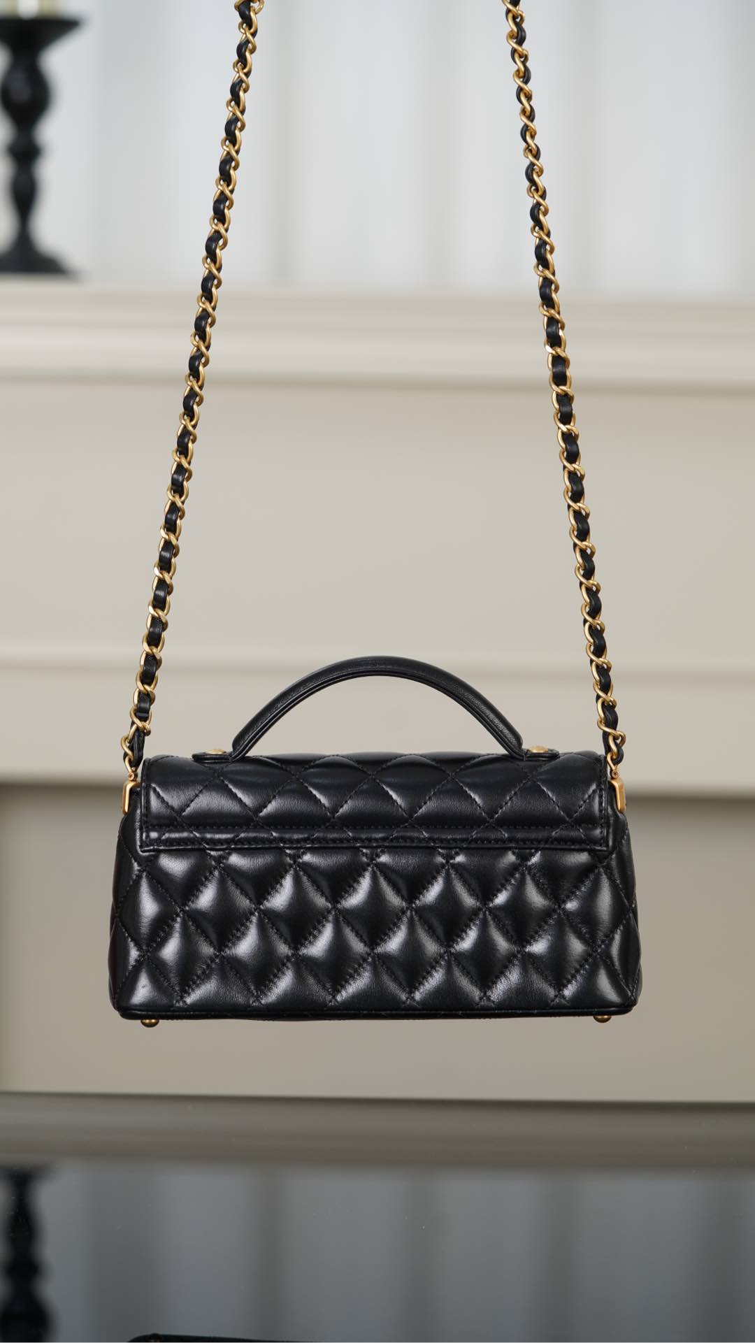 The Chanel 25P Horizontal Flap Bag