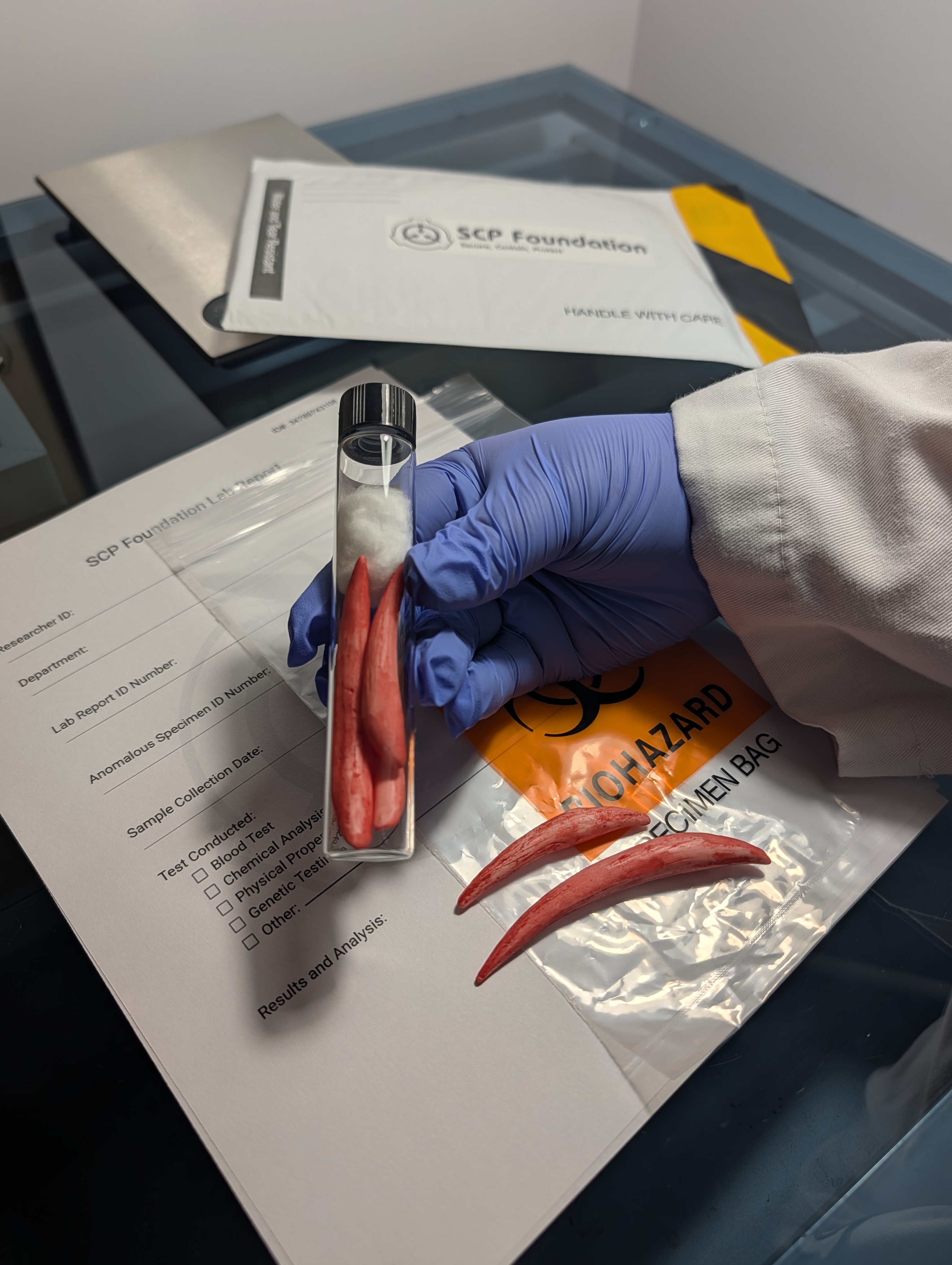 SCP-939 Teeth Lab Sample Test Kit