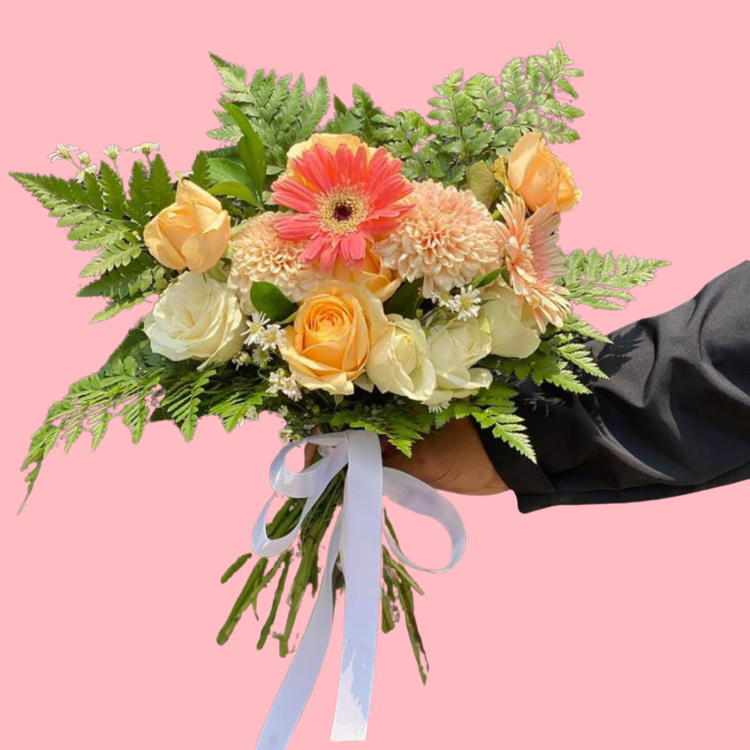 Elegant mixed flower bouquet