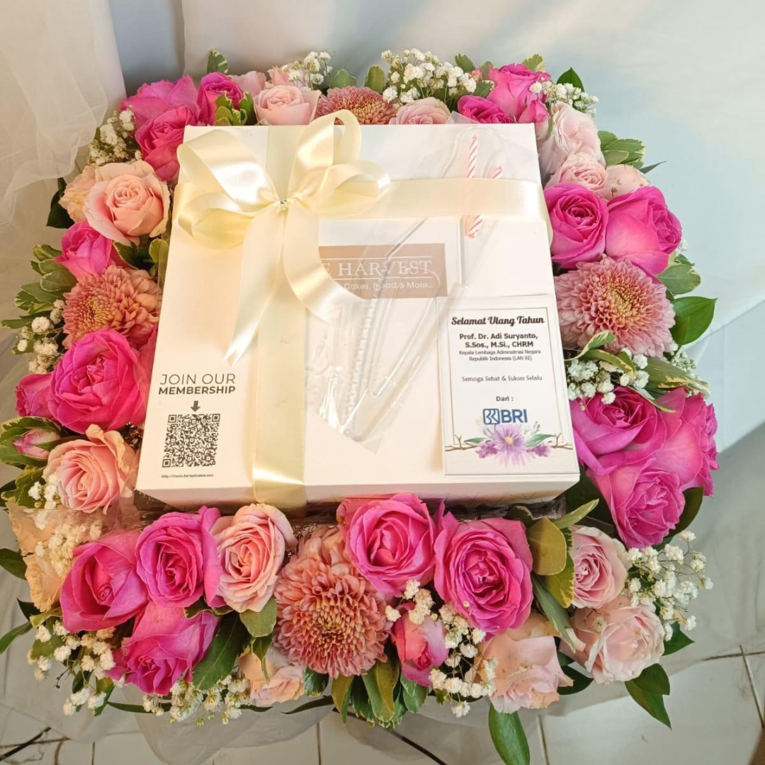 Elegant Flower Box Cake