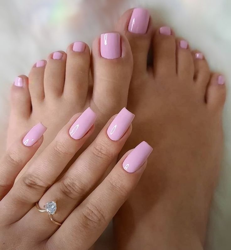 SHELLAC MANICURE & PEDICURE