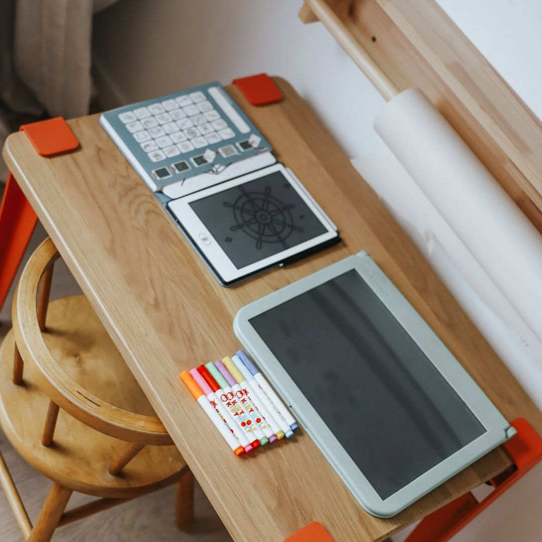 KIDYWOLF šviečianti dvipusė piešimo planšetė