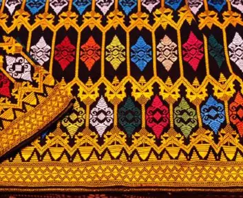 Kain Songket Tradisional