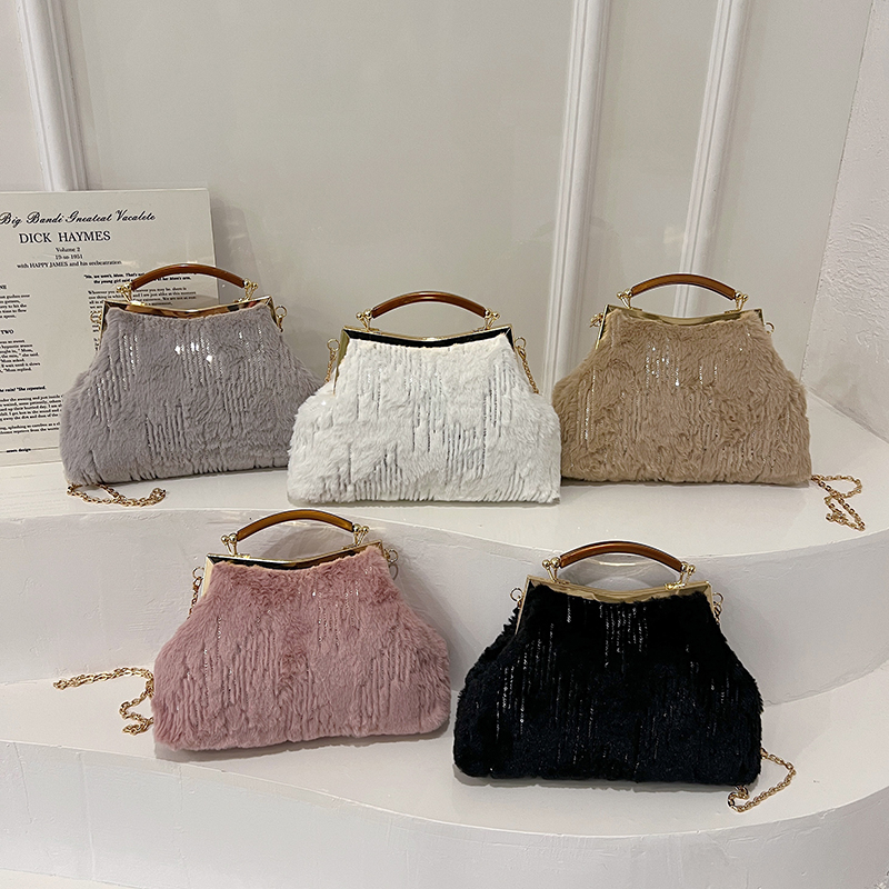 Sac à main élégant en velours