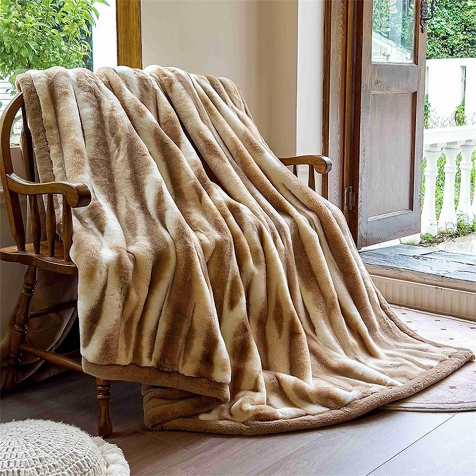 GIOVANNA FUR BLANKET