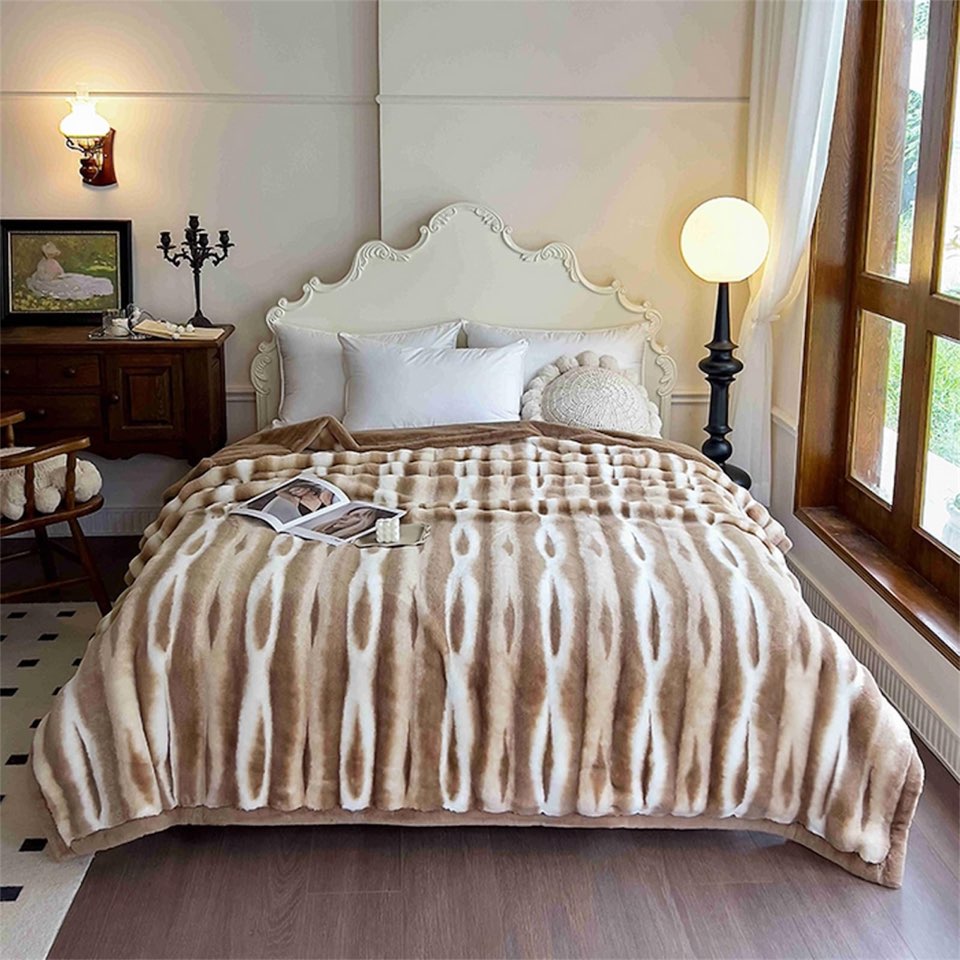 GIOVANNA FUR BLANKET