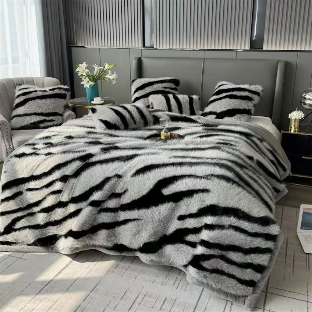 MIREILLE FUR BLANKET