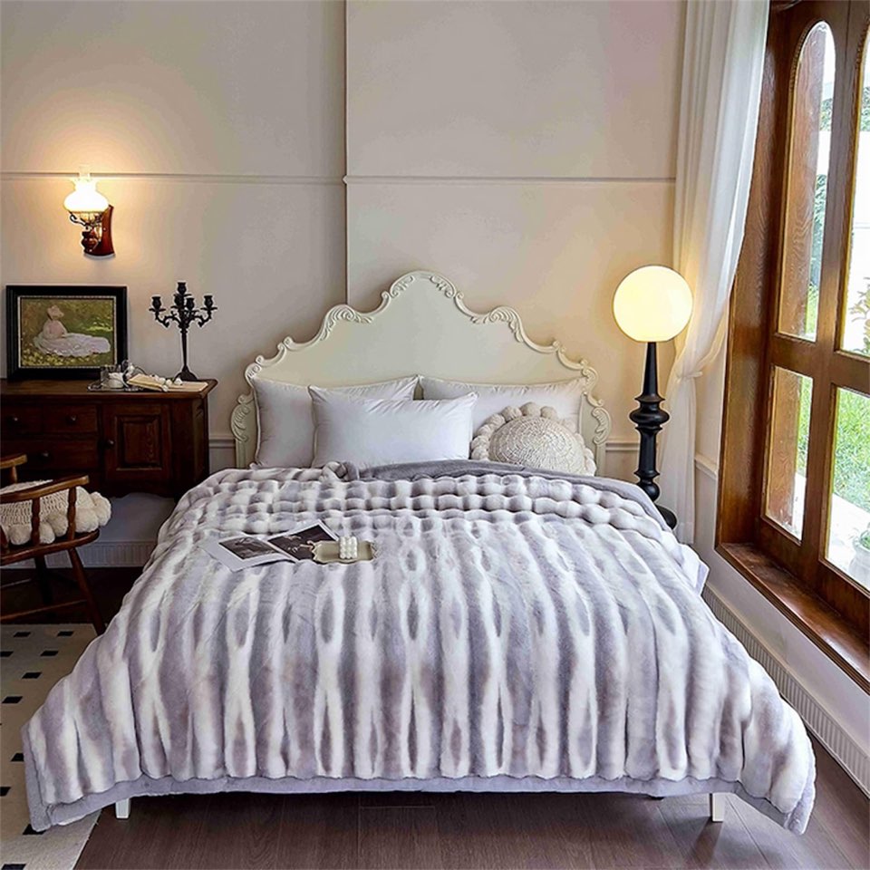 GIOVANNA FUR BLANKET