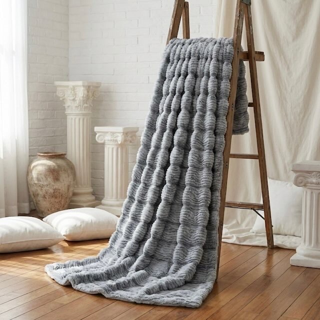 AURELIA BLANKET