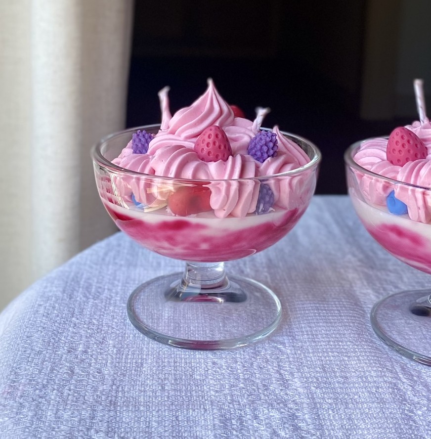 Vela “Berry Cream”