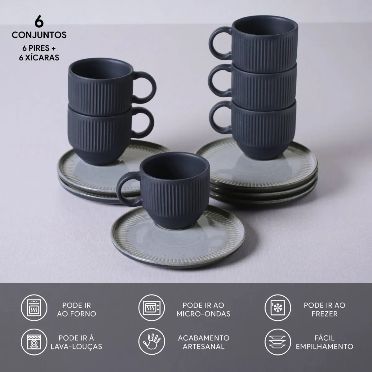 Conjunto de xícaras e pires