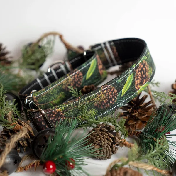 Pinecone Pattern Dog Collar