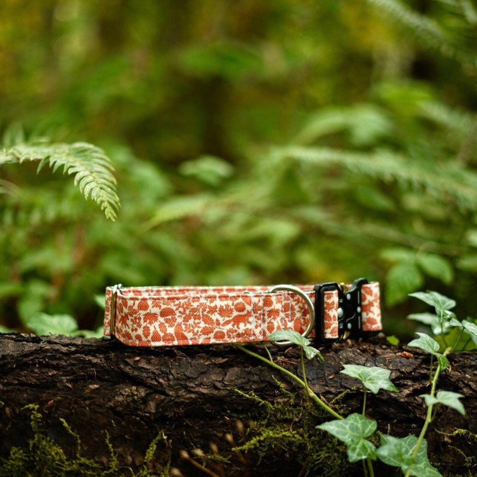 Crisp Autumn Critters Canvas Dog Collar: Adjustable Buckles, Martingale, Slip Styles