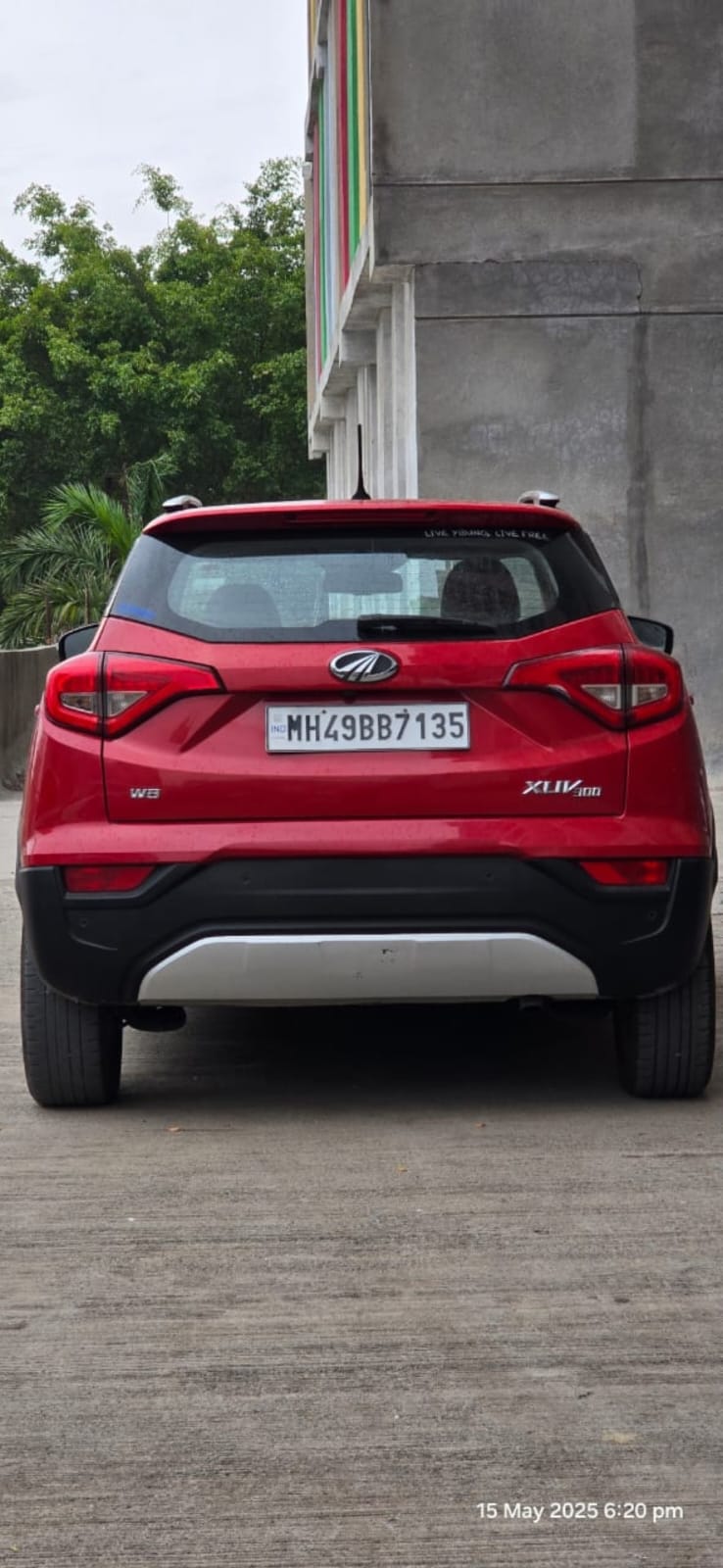2019 Mahindra XUV300 W8