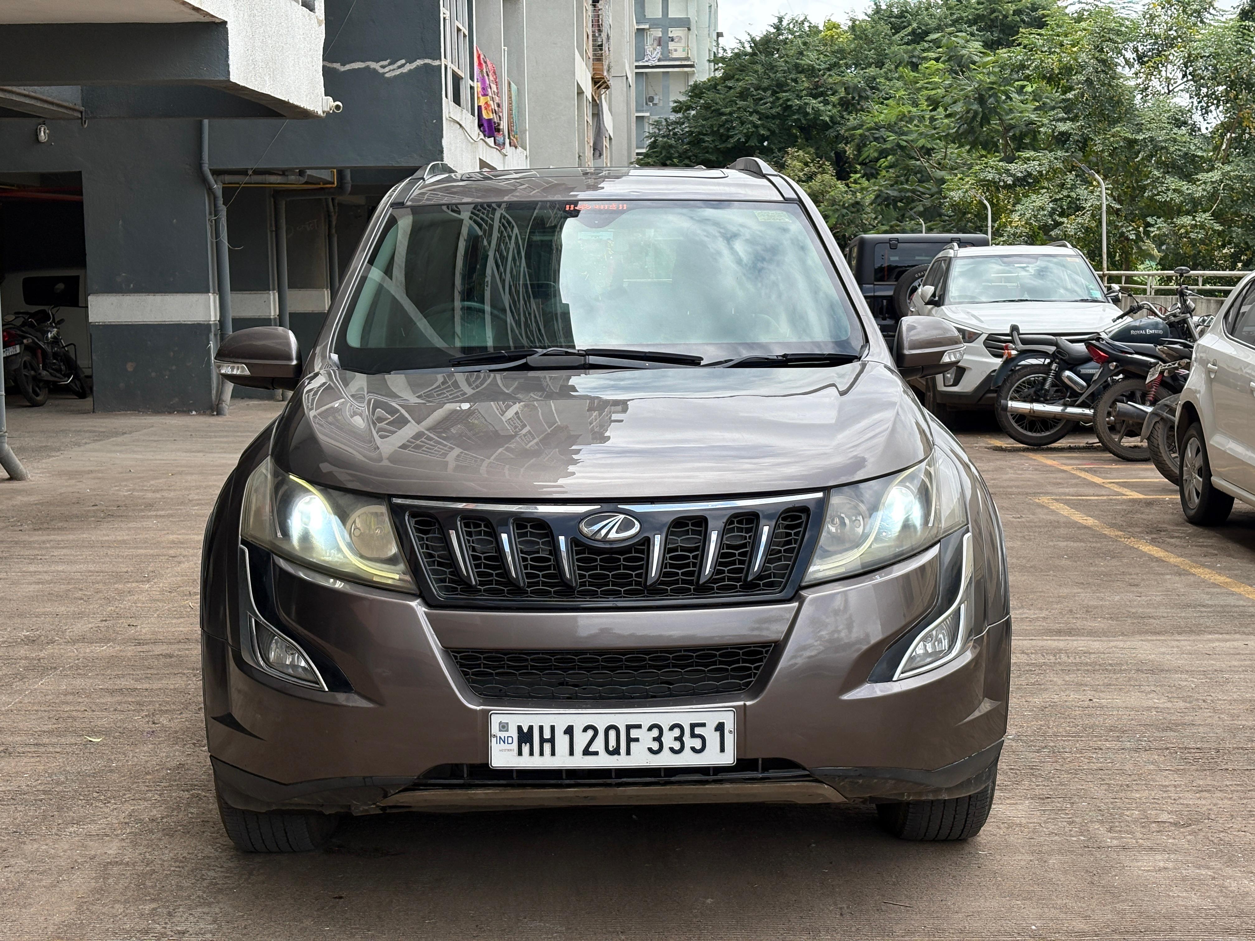 XUV 500 W10