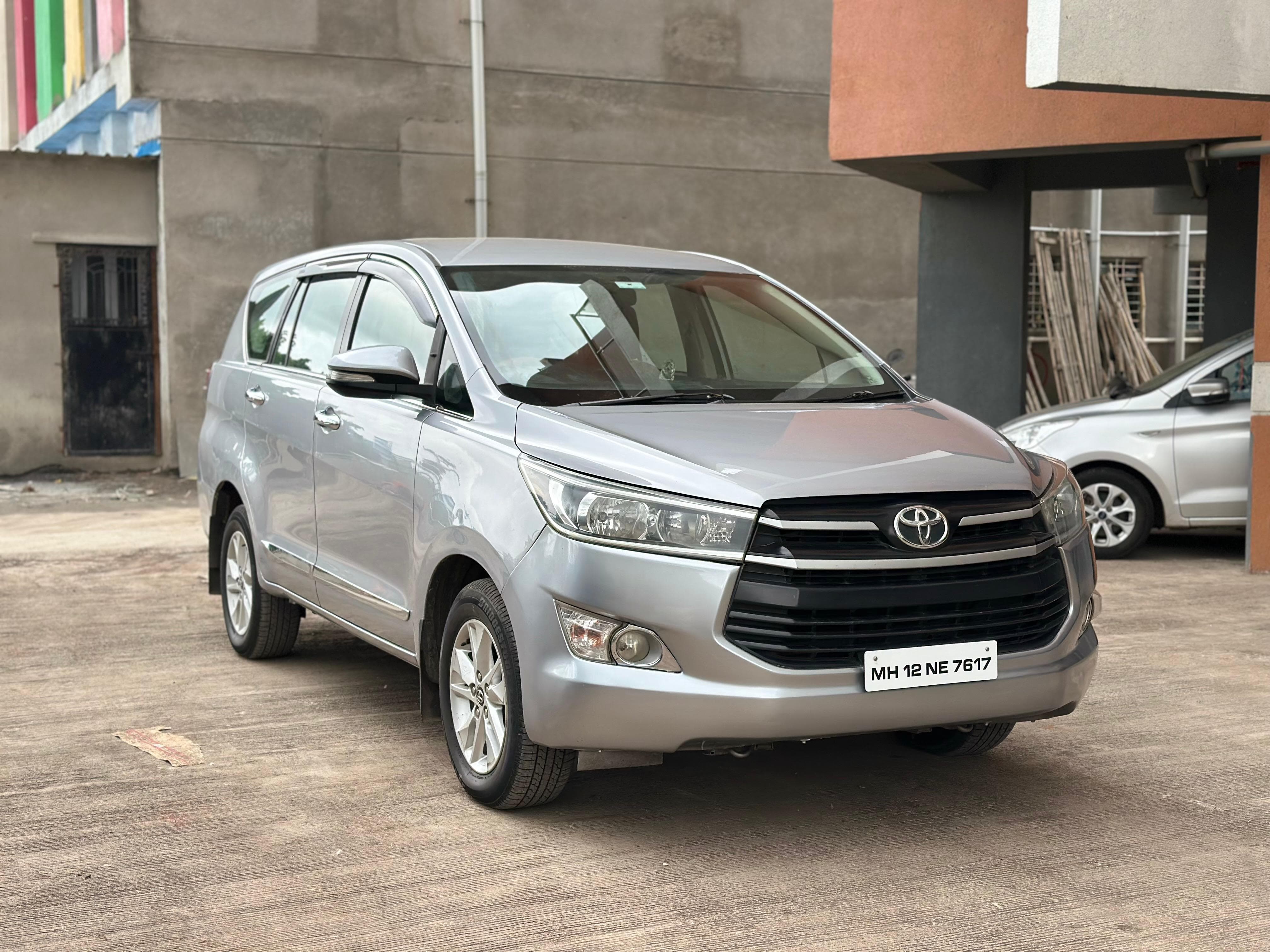 2016 Toyota Innova Crysta
