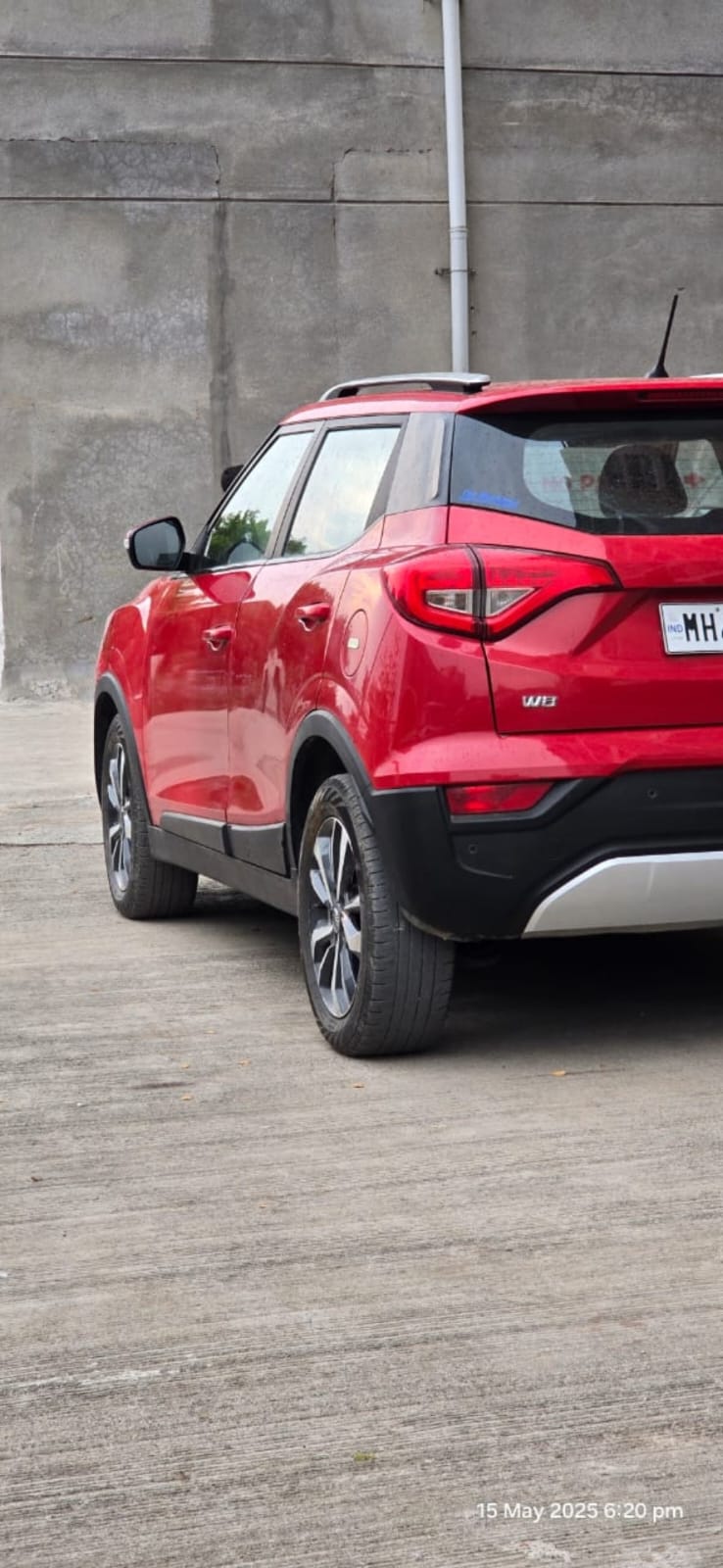 2019 Mahindra XUV300 W8