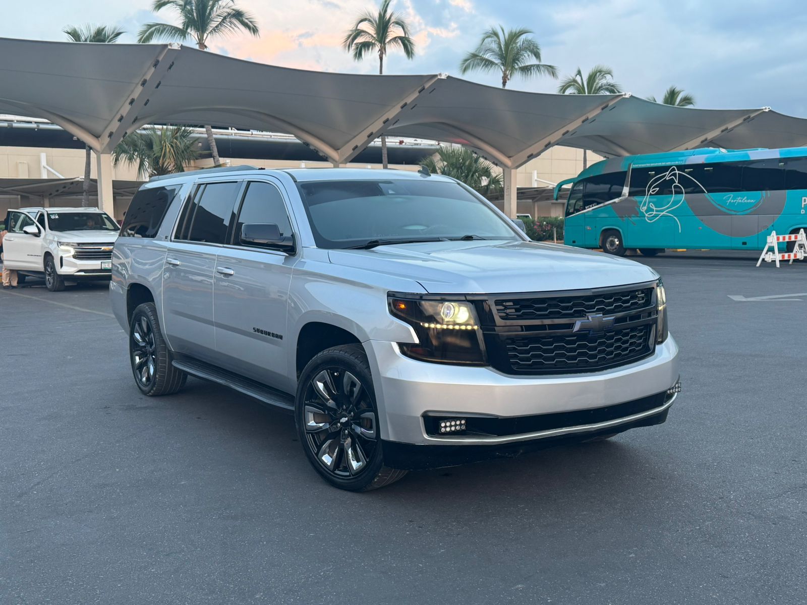 Full Day Suburban - Day Trip