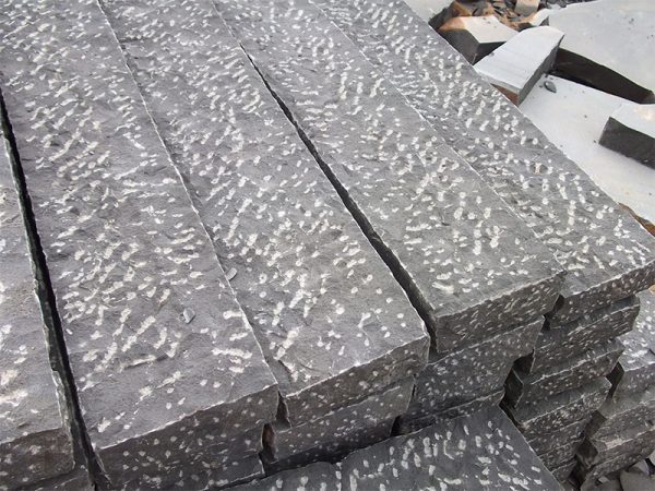 China G685 Black Granite Flamed Surface Kerbstone