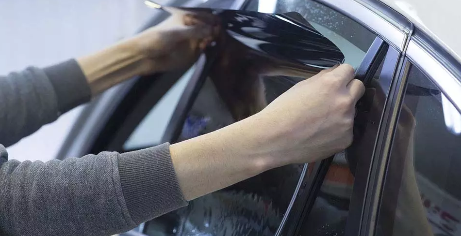 INSTALAÇÃO DE PELÍCULAS (INSUFILM)