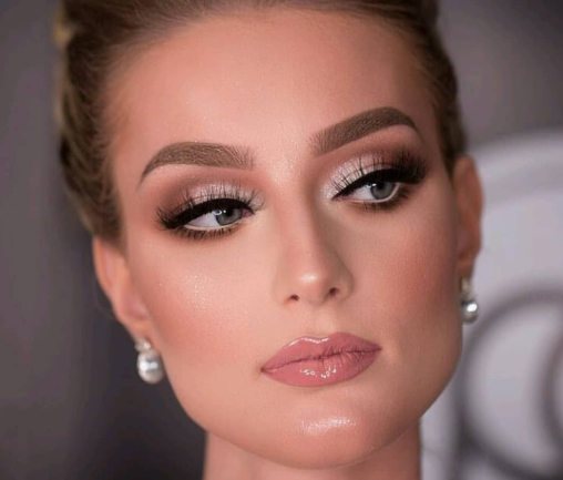 MAQUIAGEM PROFISSIONAL