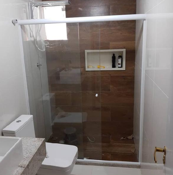 INSTALAÇÃO DE BOX DE BANHEIRO