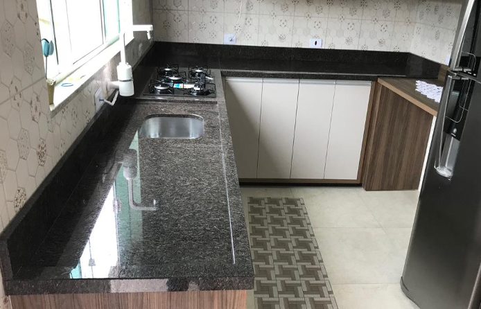 INSTALAÇÃO E REFORMA DE MÁRMORES