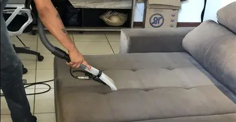 LIMPEZA E IMPERMEABILIZAÇÃO DE ESTOFADOS