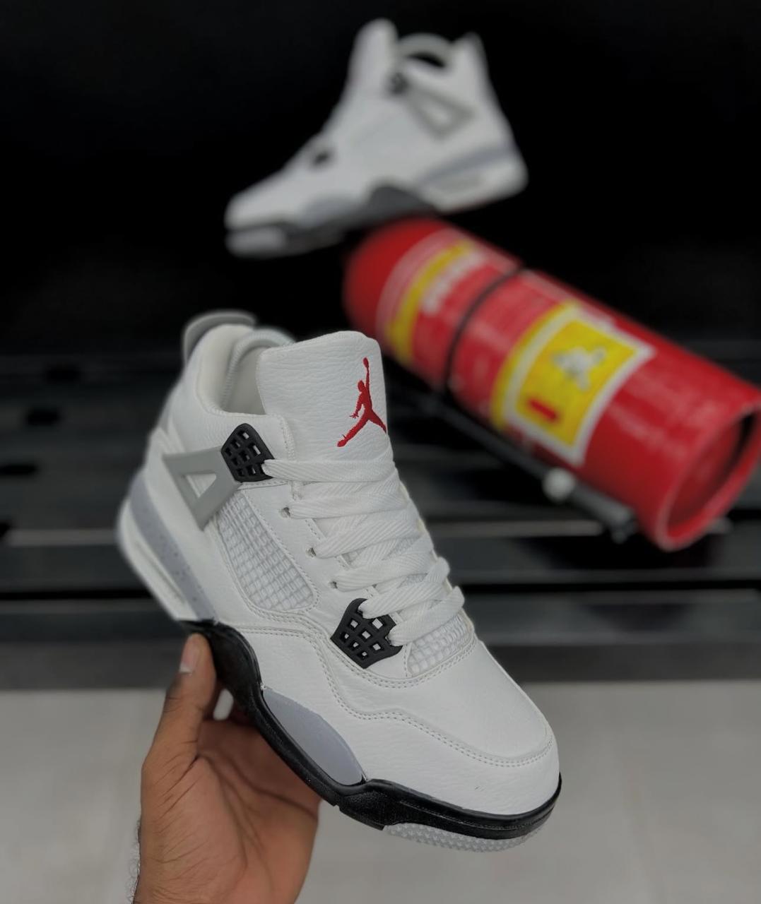 Jordan Retro White Cement – Alta Gama