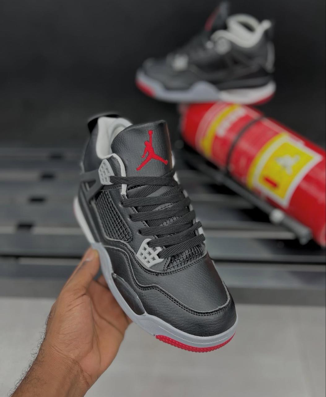 Jordan Retro Black Cement – Alta Gama