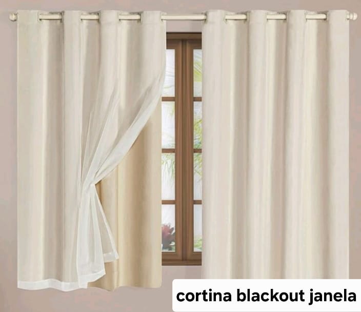 Cortina blackout para janela